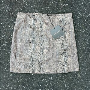 Snake skin skirt, size small